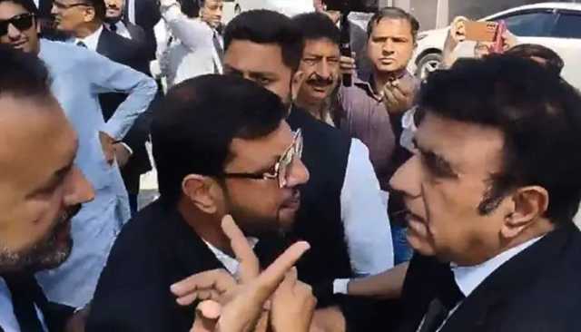  اسلام آباد ہائی کورٹ: بار صدر اور پی ٹی آئی وکلا میں تلخ کلامی، ماحول کشیدہ