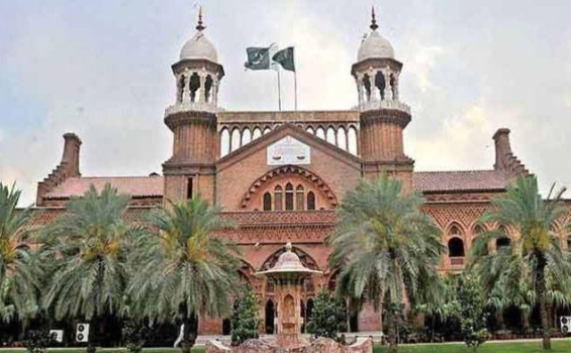 لاہور ہائیکورٹ نے خاتون سے زیادتی کے مقدمے میں عمر قید کی سزا پانے والے ملزم کو بری کردیا۔