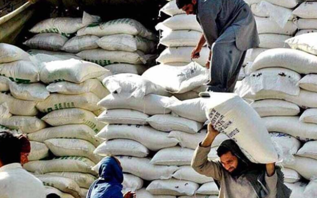 بلوچستان میں آٹے کے بحران میں شدت، 20 کلو آٹے کا تھیلا 2300 روپے کا ہو گیا۔