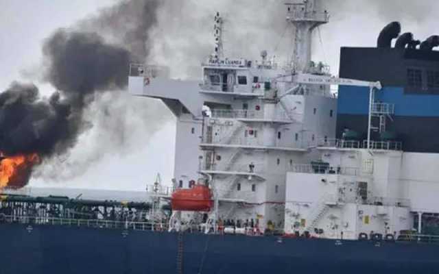 یمن میں بحری جہاز پر حملہ، کپتان سمیت 24 پاکستانی جہاز پر موجود، حکومت سے مدد کا انتظار