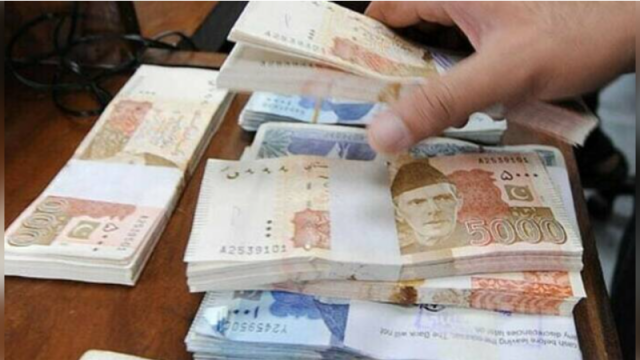 حکومت کا بڑا فیصلہ; تنخواہوں میں اضافہ