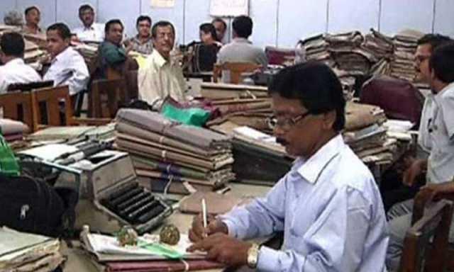 کیا کنٹریکٹ پر بھارتی ملازمین مستقل ہو پائیں گے ؟ حکومت نے نیا قانون بنا لیا