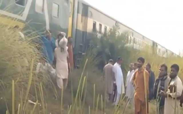 شکار پورسومرواہ کے مقام پر ریلوے ٹریک پر دھماکہ،جعفر ایکسپریس کی 5 بوگیاں پٹڑی سے اتر گئیں
