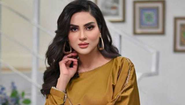 اسٹاف سے جھگڑا ہوا تو’پائے‘ میں نشہ آور ادویات ملا کر کھلادیں: فضا علی کو وائرل ویڈیو پر تنقید کا سامنا