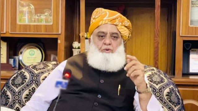 کیا عمران خان اپنی جماعت کو قابل نہیں سمجھتے؟مولانا فضل الرحمان