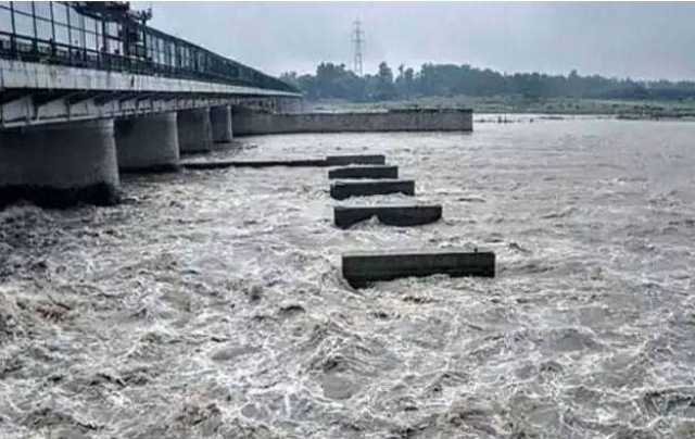 بارشوں کے باعث دریائو ں کے بہا ئو میں اضافے کا الرٹ جاری