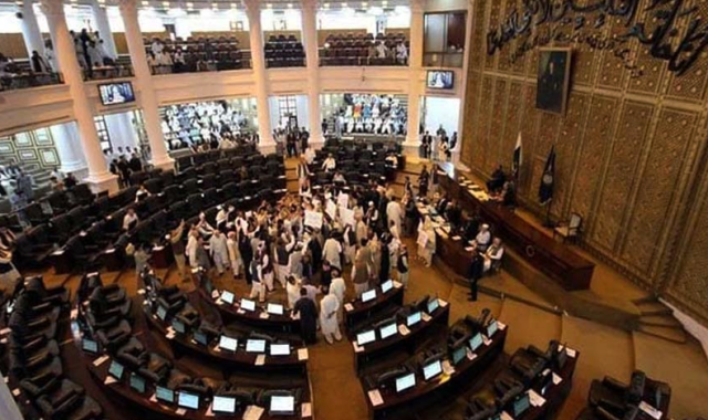 خیبرپختونخوا: اپوزیشن میں وزیراعلیٰ کے امیدوار پر شدید اختلافات