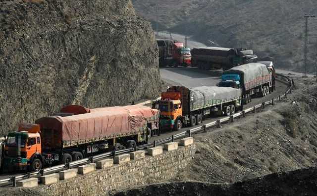 پاکستان سے تنازع پر افغان تاجر پریشان، لدی سبزیاں اور پھل گلنے سڑنے لگے۔
