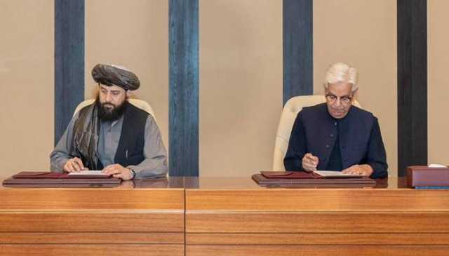 سیز فائر ہوگیا، پاکستان اور افغانستان ایک دوسرے کی سرزمین کا احترام کریں گے': وزیر دفاع