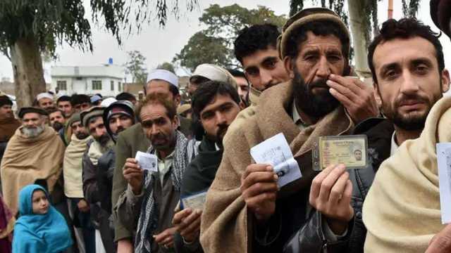 وفاقی وزارت داخلہ نے افغان مہاجرین کے متعلق ہنگامی اجلاس آج طلب کر لیا