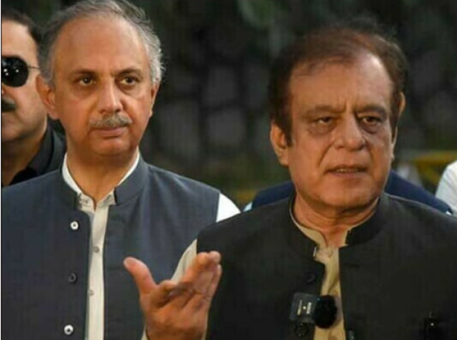 سپریم کورٹ میں عمر ایوب، شبلی فراز کی نااہلی کے کیسز واپس