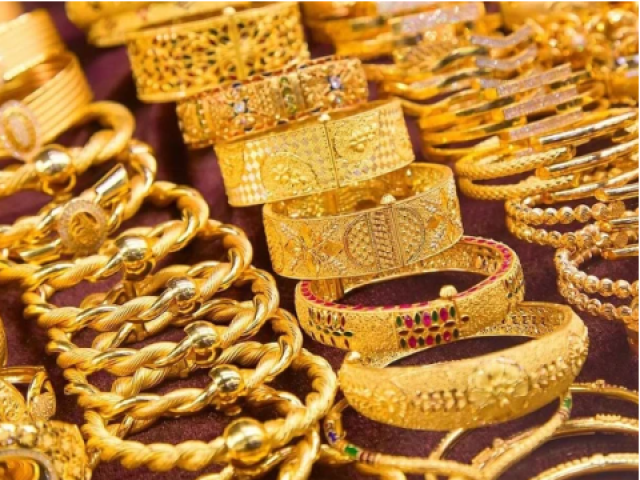 سونے کی قیمت میں آج بھی بڑی کمی