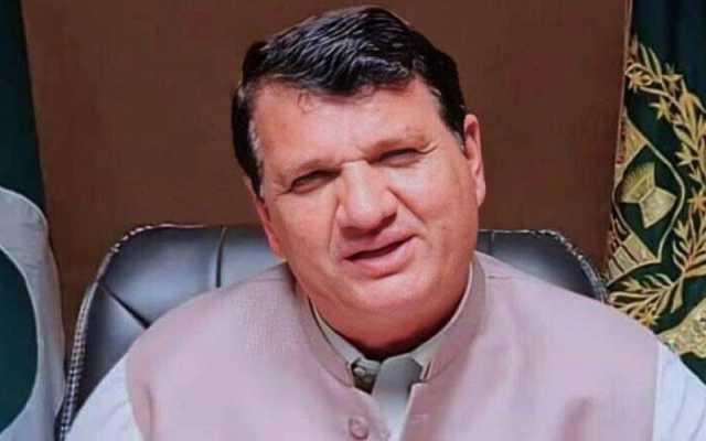 ایسا کوئی چانس نہیں کہ وفاق میں پیپلز پارٹی پی ٹی آئی کے ساتھ ملے: امیرمقام