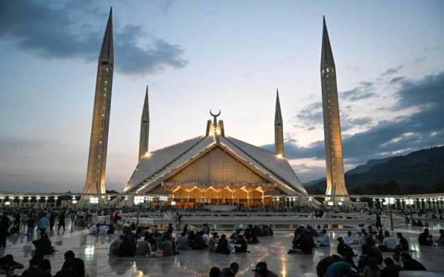 فیصل مسجد میں نامناسب لباس میں داخلے اور ویڈیوز بنانے پر پابندی