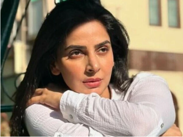 ذہنی دباؤ کی وجہ سے دل کا دورہ پڑا، اداکارہ صبا قمر کا چونکا دینے والا انکشاف