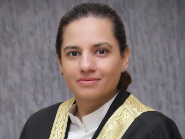 عدالت میں جسٹس ثمن رفعت کے خلاف توہینِ عدالت کیس، قابلِ سماعتی پر فیصلہ محفوظ کر لیا گیا