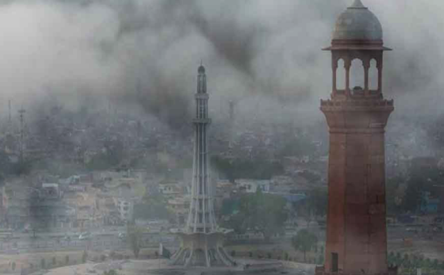 ایئر کوالٹی رپورٹ جاری: نئی دہلی سرفہرست، لاہور آلودگی کے شکار شہروں میں شامل