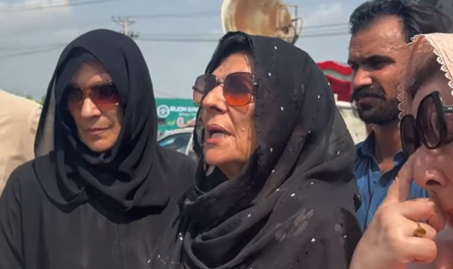 علیمہ خان کی مشکلات میں اضافہ! شناختی کارڈ اور پاسپورٹ بلاک، ایک اور وارنٹ جاری