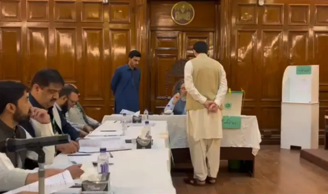 خرم ذیشان خیبرپختونخوا سے سینیٹر منتخب، پی ٹی آئی کی حمایت نمایاں