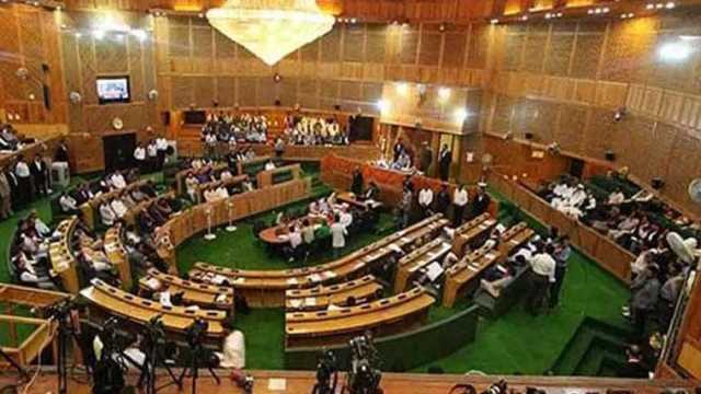 آزاد کشمیر کی سیاست میں غیر یقینی صورتحال برقرار، 72 گھنٹے اہم