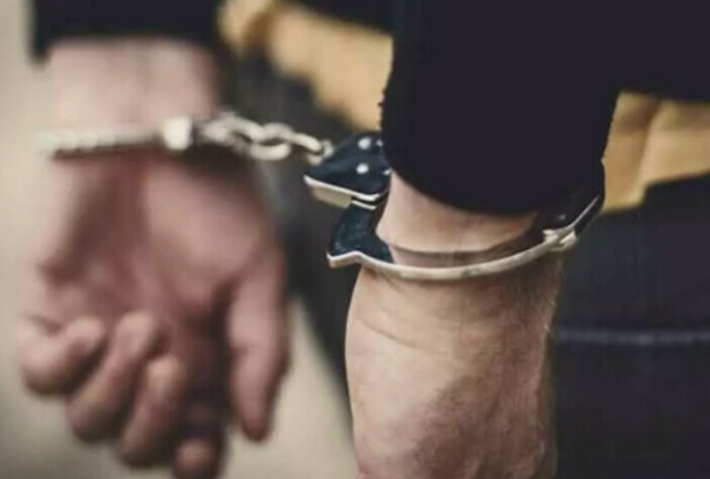 جعلی ایف آئی اے اہلکار بن کر سرکاری اداروں سے رقم بٹورنے والے دو نوسربازگرفتار