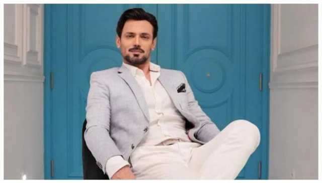 متنازع بیان پر سوشل میڈیا پر ہنگامہ، اداکار زاہد احمد نے معافی مانگ لی