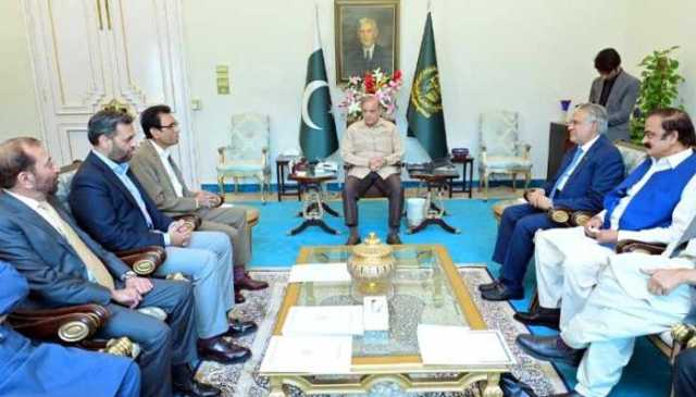 27 ویں ترمیم: حکومت نے رابطے تیز کردیے، وزیراعظم کی مختلف جماعتوں کے وفود سے ملاقاتیں