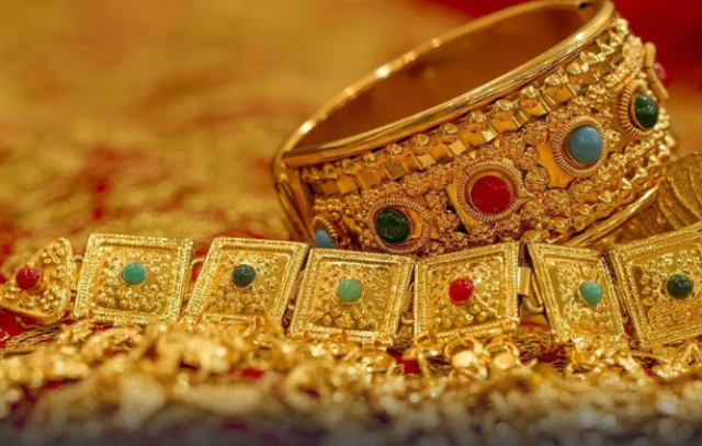 ملک میں آج سونے کی فی تولہ قیمت کتنی ہے؟