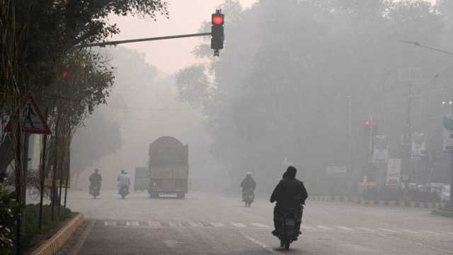 پنجاب میں سموگ کا روگ برقرار، شہر لاہور کی فضا آج بھی آلودہ