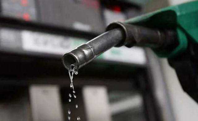 پیٹرولیم مصنوعات کی قیمتوں میں ردوبدل, پیٹرول اور ڈیزل مہنگا , ایل پی جی کی قیمت میں کمی