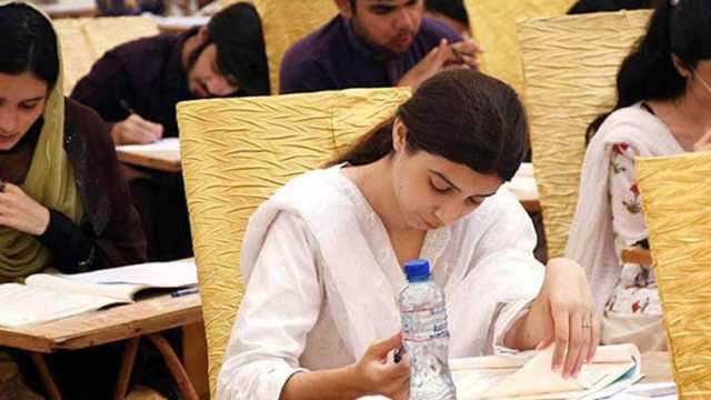 ایم ڈی کیٹ رزلٹ میں کراچی کے طلبہ نے میدان مار لیا، 41 بچے ٹاپ 10 میں شامل