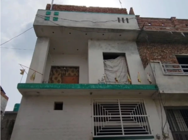 گھر سے خاتون کی کمبل میں لپیٹی گلا کٹّی لاش برآمد