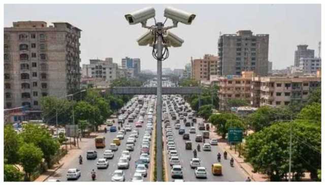 ٹریفک کیمروں کی نگرانی کے دوران وائرل تصویروں پر ڈی آئی جی ٹریفک کا بیان آگیا
