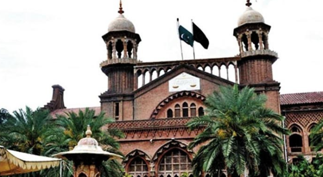 شہری علاقوں میں درخت کٹنے سے روکنے کے لیے لاہوری ہائیکورٹ نے حکم امتناع جاری کر دیا