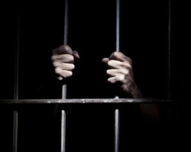 لاہور: گھروں کو گروی رکھوا کر لاکھوں ہتھیانے والا گینگ گرفتار