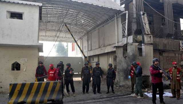 پشاور ایف سی ہیڈکوارٹر حملہ: خودکش بمبار گیٹ تک کیسے پہنچا؟ ابتدائی رپورٹ سامنے آگئی