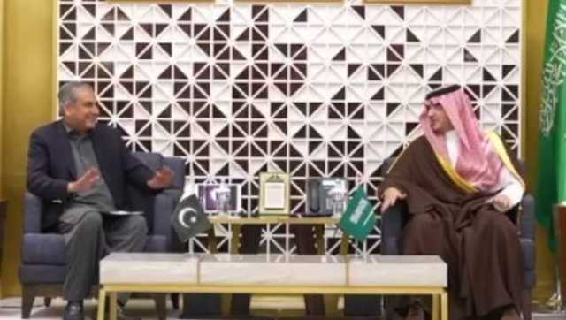 محسن نقوی کی سعودی ہم منصب سے ملاقات، دوطرفہ تعاون بڑھانے پر اتفاق