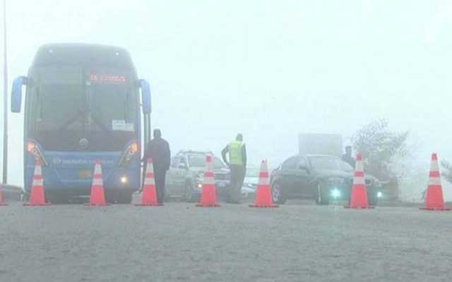 شدید دھند کی وجہ سےموٹروے ایم ون ٹریفک کے لے بند