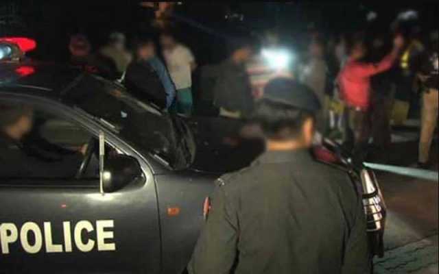 کراچی:شادی ہالوں کے باہر خواتین کو لوٹنے والے ڈاکو پولیس مقابلے کے دوران گرفتار