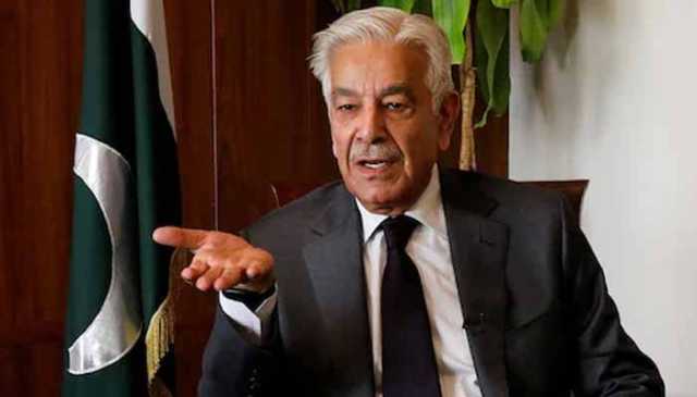 جنگ بھی نہیں لڑتے، جنازے بھی نہیں پڑھتے، پھر شور کیوں؟ خواجہ آصف کی پی ٹی آئی پر تنقید