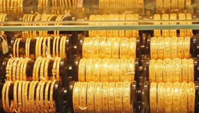 سونے کی فی تولہ قیمت میں سینکڑوں روپے کی کمی