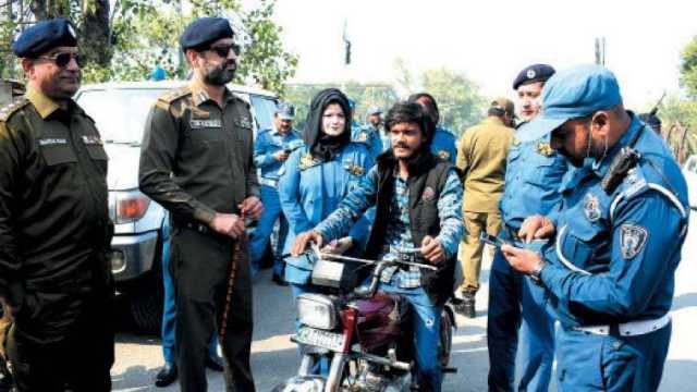 ایک روز میں 64 ہزار چالان، 28 ہزار ہیلمٹ نہ پہننے پر کیے
