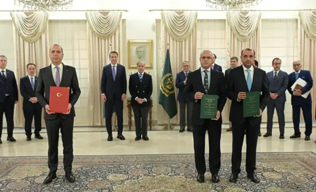 پاکستان اور ترکیہ میں تیل و گیس کی تلاش کیلئے 5 مفاہمتی یادداشتوں پر دستخط
