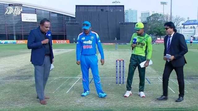 پاکستان کیخلاف بھارت کی پہلی وکٹ گر گئی