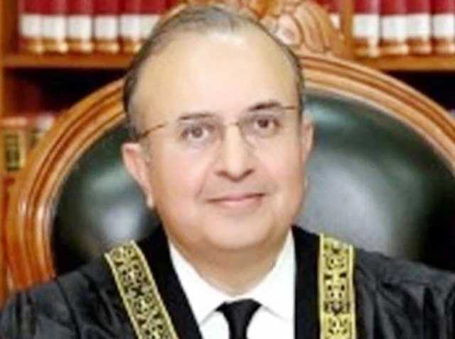 چیف جسٹس بہت اچھے، اللہ صحت مند، سلامت رکھے، مجھے کسی سے شکوہ نہیں: جسٹس منصور