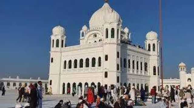  200 سے زائد سکھ یاتری کرتار پور بارڈر پہنچ گئے‘ پرتپاک استقبال  
