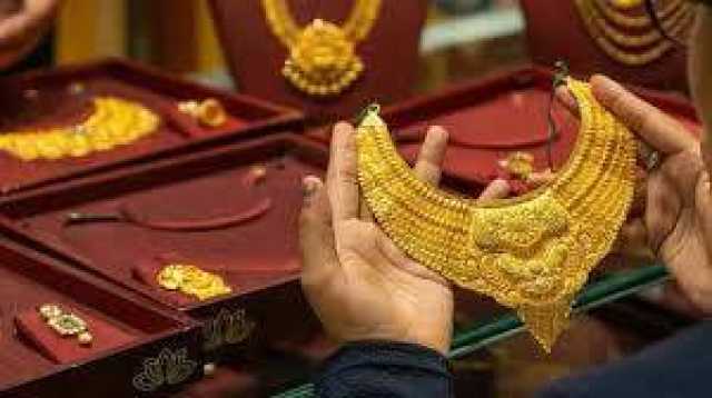 ڈالر کی قیمت میں معمولی اضافہ‘ سونا 4 ہزار روپے تولہ مہنگا 