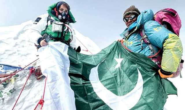نائلہ کیانی نے دنیا کی تیسری بلند ترین چوٹی کنچن جونگا  سر کرلی 