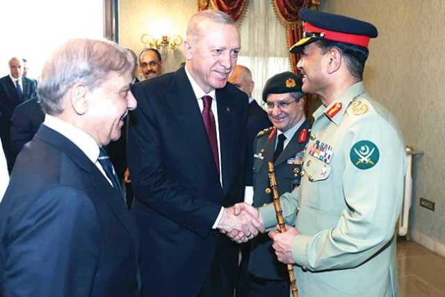وزیراعظم کی اردگان سے ملاقات، فیلڈ مارشل موجود: بھارت کیخلاف حمایت پر شکریہ