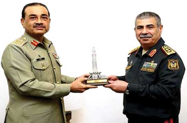 فیلڈ مارشل کی آذربائیجان کے وزیر دفاع سے ملاقات، دفاعی تعلقات بڑھانے پر اتفاق